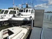 shallow draft work boat